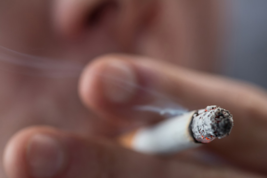 exposure to cigarette smoke Cigarette smoke exposure and alveolar macrophages: mechanisms for lung  disease