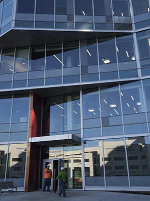 Washington University has formed the Center of Regenerative Medicine to facilitate research into the regenerative properties of cells and tissues. Along with other School of Medicine centers and divisions, leaders and members of the center recently moved into the newly opened 4515 McKinley Research Building, above. Photo: Robert Boston